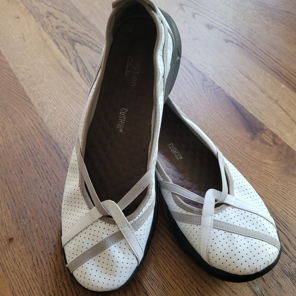 Clarks Shoes - VGUC Clark's Privo Flats